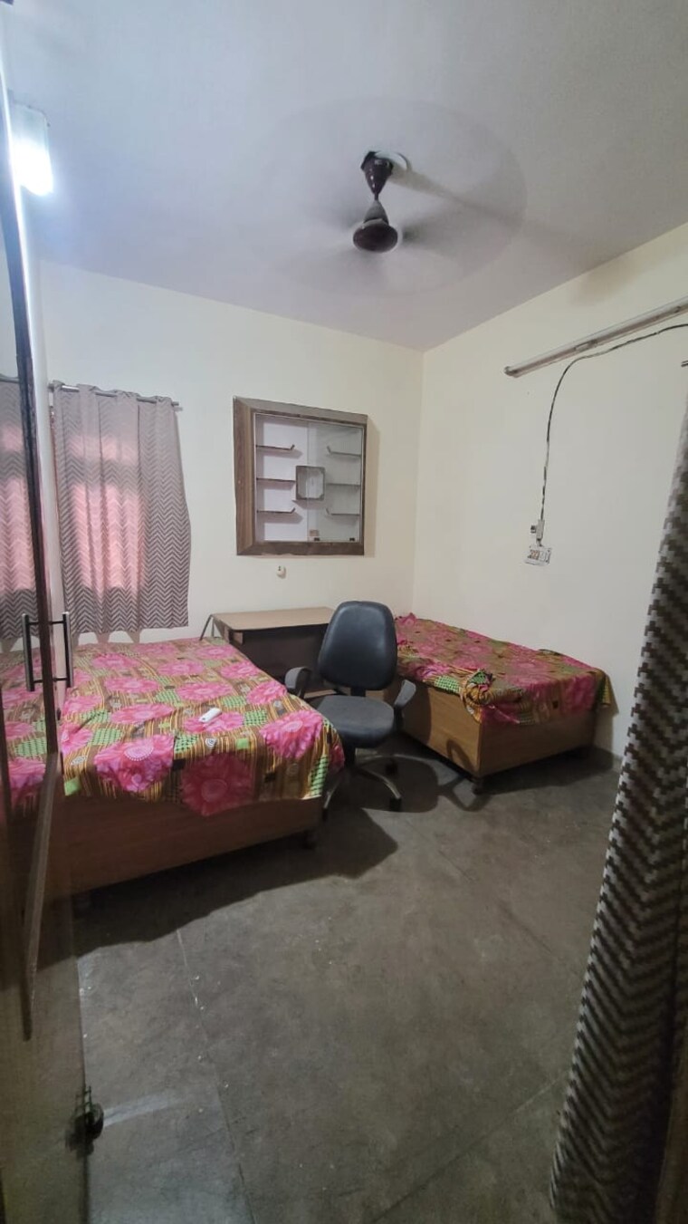 Bedroom, gtb enclave 3 Bedroom 900 Sq.Ft. Apartment In Gtb Enclave Delhi 9163068