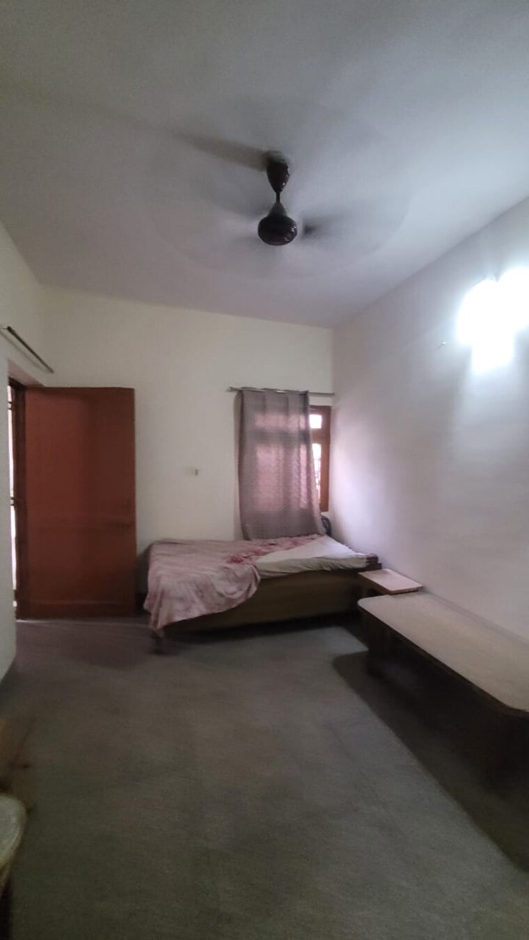 Bedroom, gtb enclave 3 Bedroom 900 Sq.Ft. Apartment In Gtb Enclave Delhi 9163068