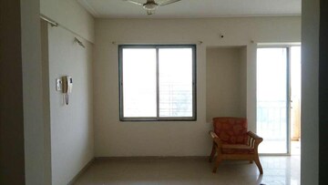 Room in 2 BHK Apartment at High Life, Sinhagad Road – for Rent