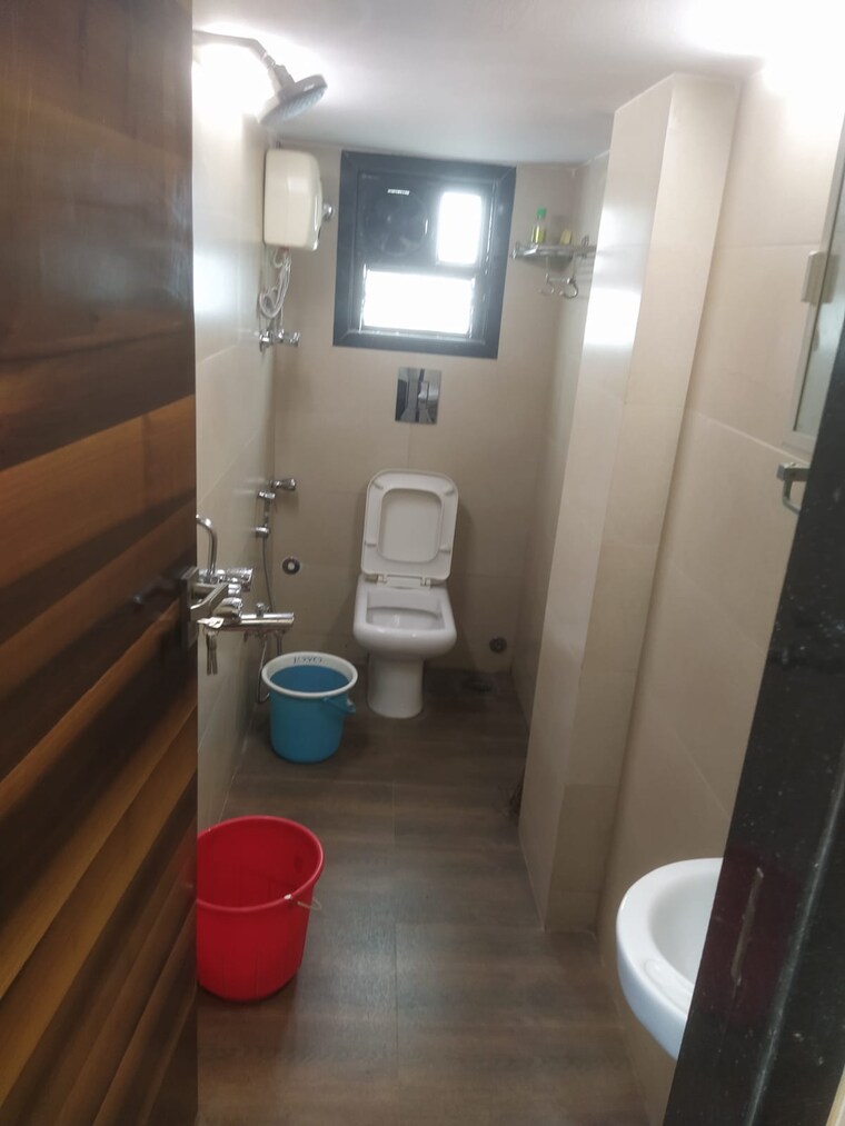 Washroom, vile parle west Commercial Office Space 400 Sq.Ft. In Vile Parle West Mumbai 9163105