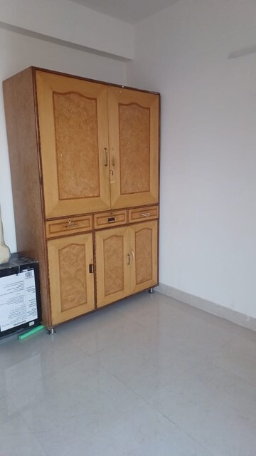 Room in 2 BHK Apartment at Breez Global Heights, Sohna Sector 33 – for Rent