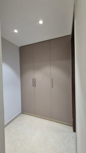 Room in 4 BHK Builder Floor at Sector 21c – for Sale