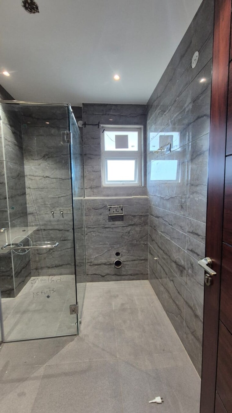 Bathroom, sector 21c 4 Bedroom 4500 Sq.Ft. Builder Floor In Sector 21c Faridabad 9163106