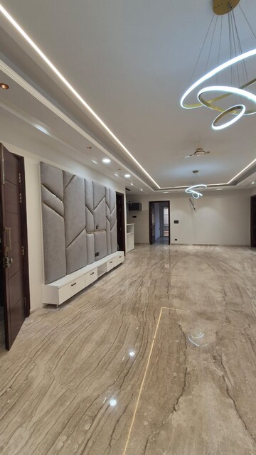 Room in 4 BHK Builder Floor at Sector 21c – for Sale
