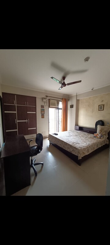 2 BHK Apartment For Rent in Gaurs Global Village, Sain Vihar