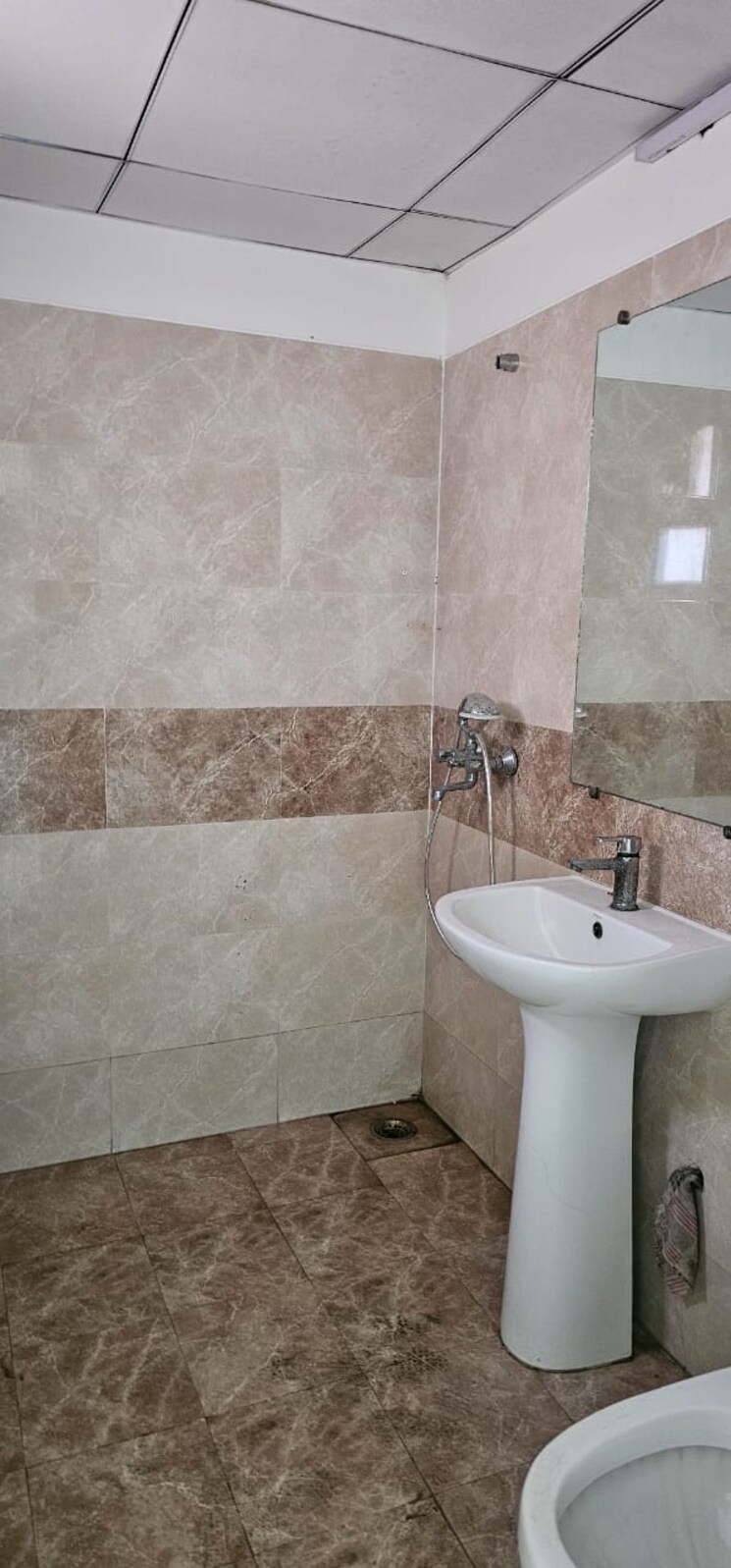 Bathroom, gaurs-siddhartham 2 Bedroom 945 Sq.Ft. Apartment In Siddharth Vihar Ghaziabad 9163138