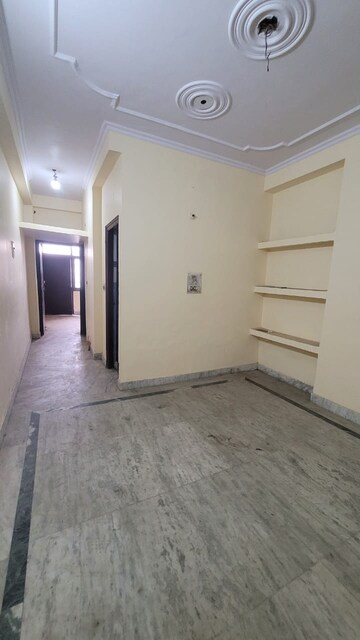Room in 3 BHK Apartment at Gtb Enclave – for Rent