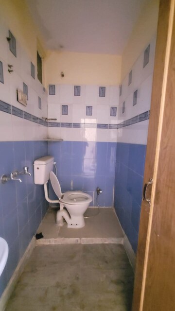 Bathroom in 3 BHK Apartment at Gtb Enclave – for Rent