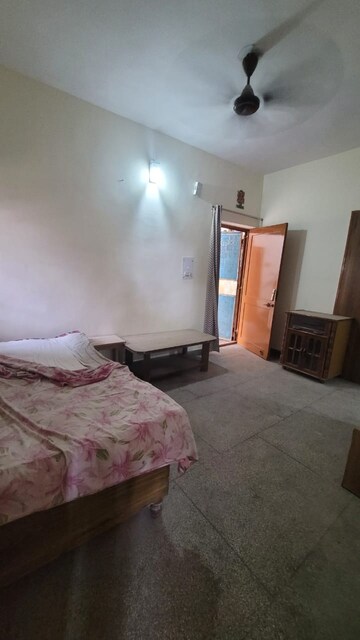 Bedroom in 3 BHK Apartment at Gtb Enclave – for Rent