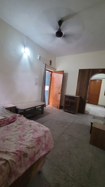 Bedroom in 3 BHK Apartment at Gtb Enclave – for Rent