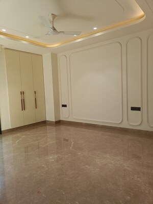 Room in 3 BHK Builder Floor at Surajmal Vihar – for Sale