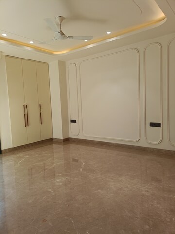 Room in 3 BHK Builder Floor at Surajmal Vihar – for Sale