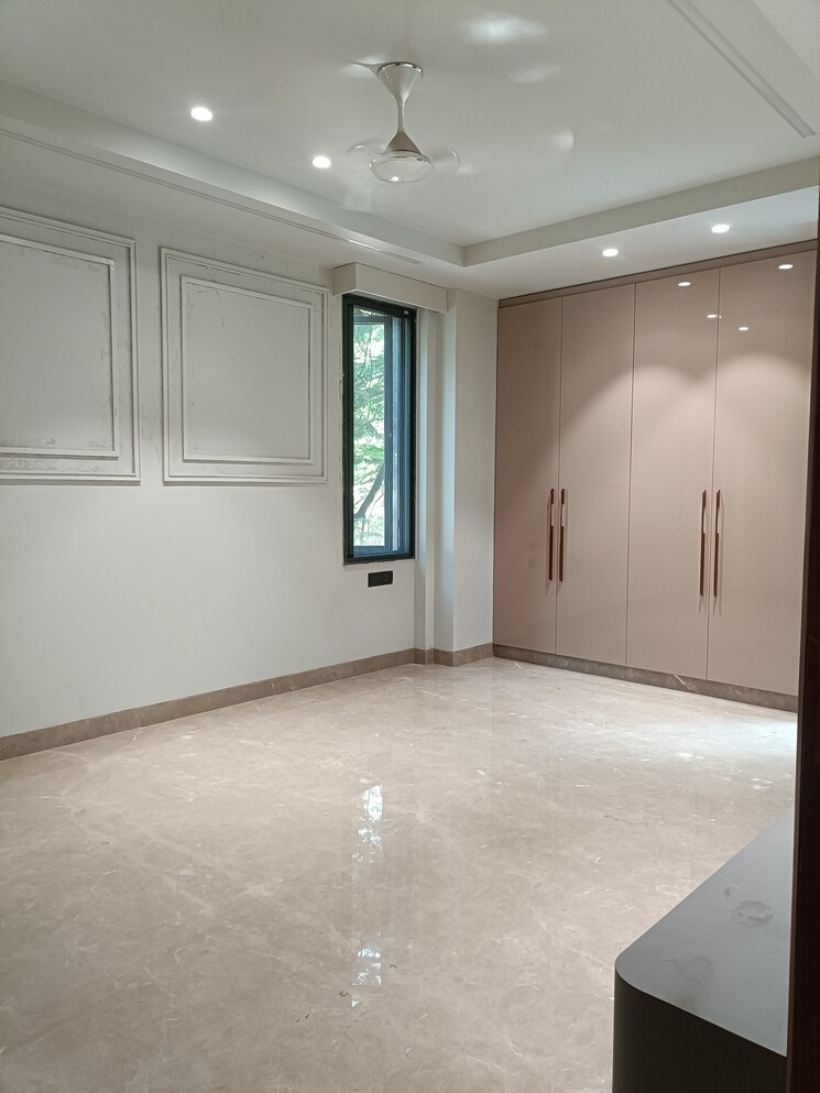 Room, surajmal vihar 3 Bedroom 1800 Sq.Ft. Builder Floor In Surajmal Vihar Delhi 9163286