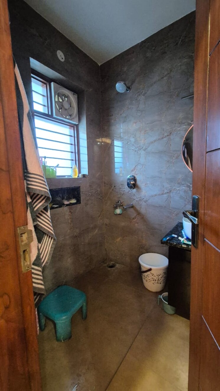 Bathroom, sector 21d 3 Bedroom 2250 Sq.Ft. Builder Floor In Sector 21d Faridabad 9163151