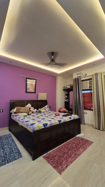 Bedroom in 3 BHK Builder Floor at Sector 21d – for Sale