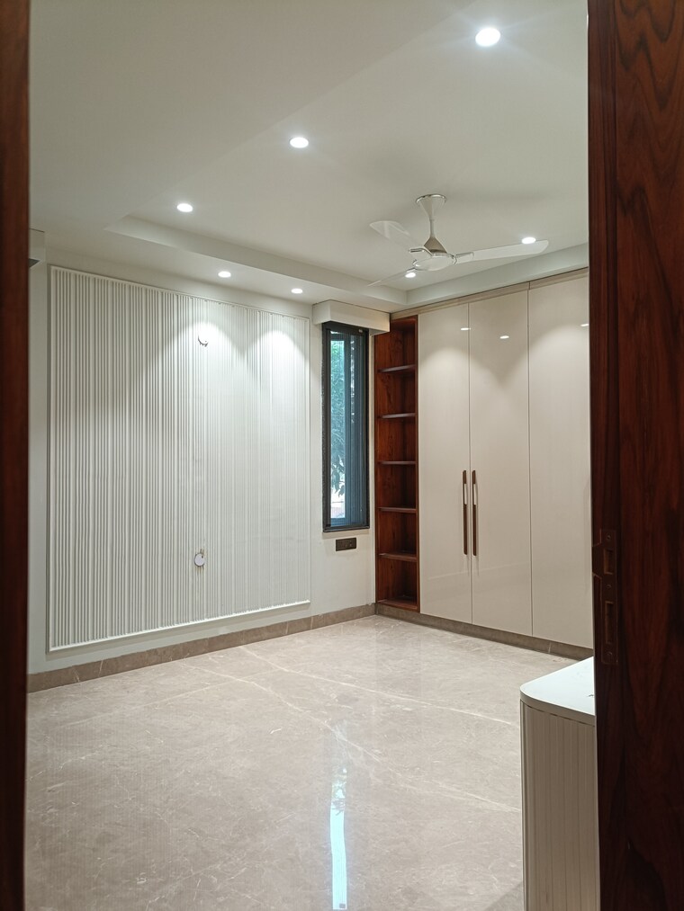 Room, surajmal vihar 3 Bedroom 1800 Sq.Ft. Builder Floor In Surajmal Vihar Delhi 9163286