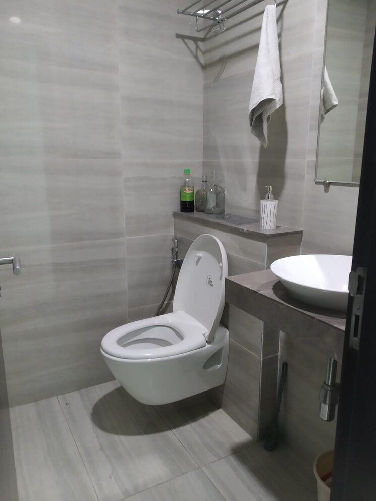Bathroom, oberoi-realty-prisma 4 Bedroom 2131 Sq.Ft. Apartment In Andheri East Mumbai 9163187