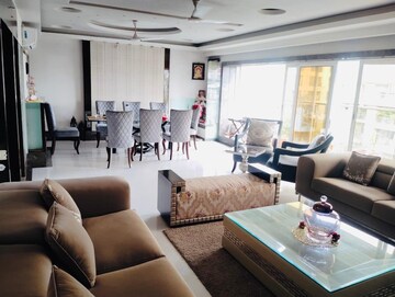 Living Room in 4 BHK Apartment at Juhu – for Rent