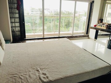 Bedroom in 4 BHK Apartment at Juhu – for Rent