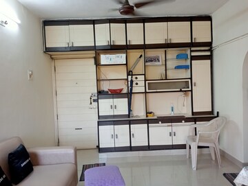Team Area in 2 BHK Apartment at Mantri Park, Goregaon East – for Rent