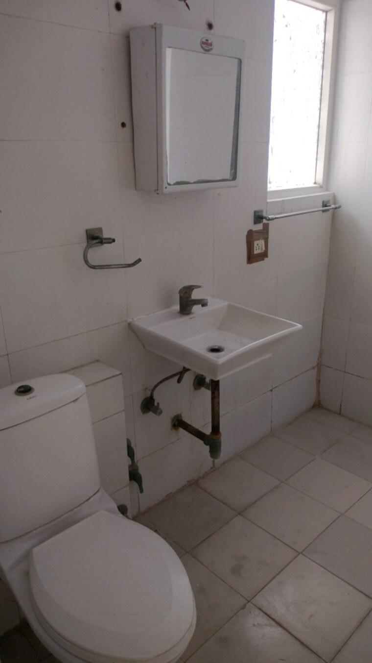 Bathroom, great-value-sharanam 4 Bedroom 2283 Sq.Ft. Apartment In Sector 107 Noida 9163346