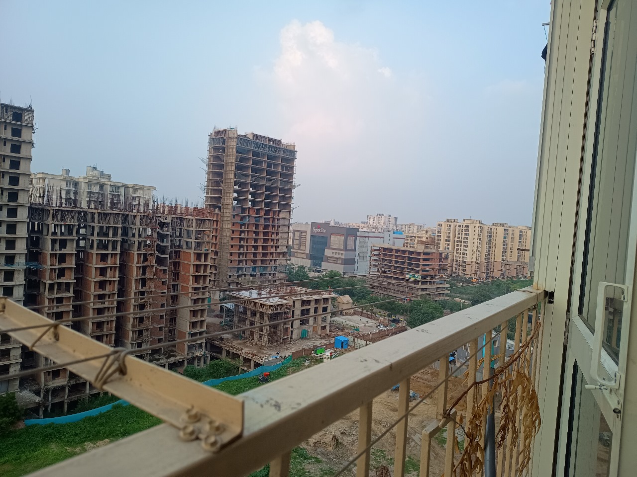 2 BHK Apartment For Rent in VVIP Addresses