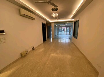 Room in 3 BHK Builder Floor at Saket – for Rent