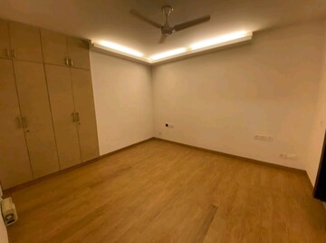 Room in 3 BHK Builder Floor at Saket – for Rent