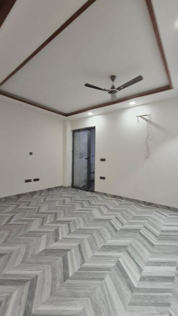 Room in 4 BHK Builder Floor at Sector 21c – for Sale