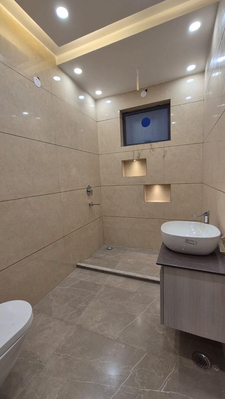 Bathroom, sector 21c 4 Bedroom 4500 Sq.Ft. Builder Floor In Sector 21c Faridabad 9163355