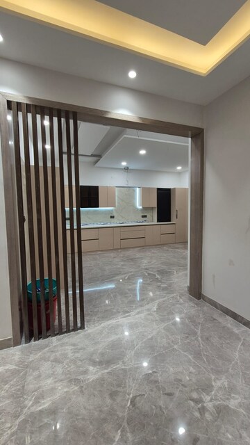 Room in 4 BHK Builder Floor at Sector 21c – for Sale