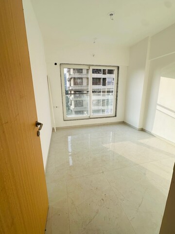 Room in 2 BHK Apartment at Vaibhavlaxmi Queens Avenue, Chembur – for Rent