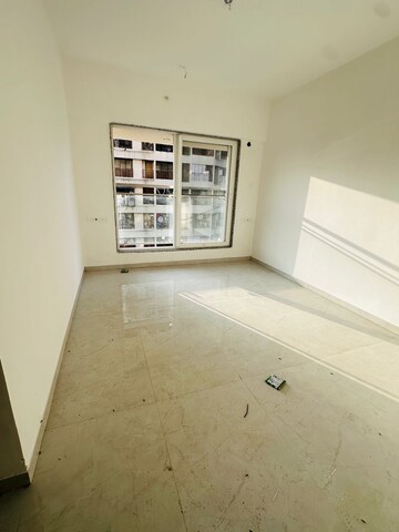 Room in 2 BHK Apartment at Vaibhavlaxmi Queens Avenue, Chembur – for Rent