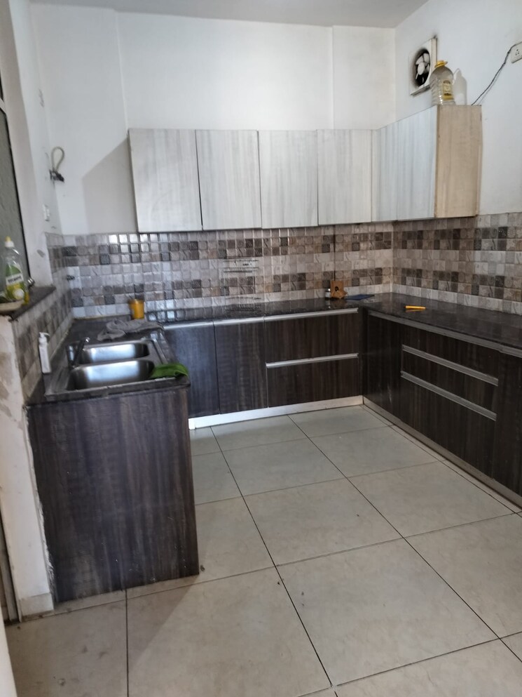 Kitchen, panchkula urban estate 3 Bedroom 2400 Sq.Ft. Apartment In Panchkula Urban Estate Panchkula 9163359