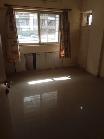 Room in 2 BHK Apartment at Karmvir Avant Sky Villa, Goregaon East – for Rent