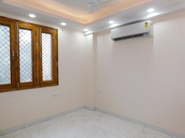 Room in 2 BHK Builder Floor at Lajpat Nagar ii – for Rent