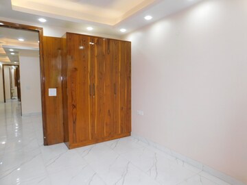 Room in 2 BHK Builder Floor at Lajpat Nagar ii – for Rent
