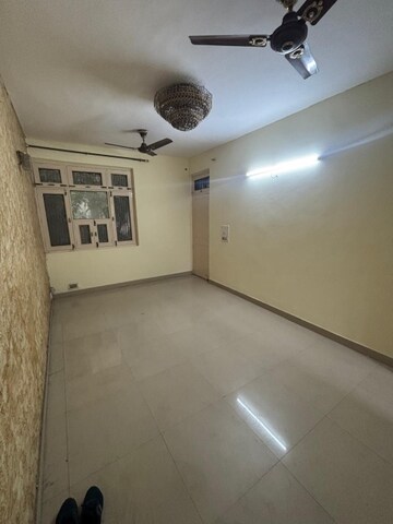 2 BHK Apartment For Rent in Panchmahal Awas, Patparganj