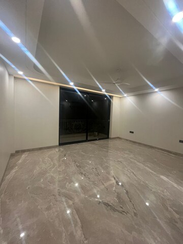Kitchen in 3 BHK Builder Floor at Sector 52 – for Rent