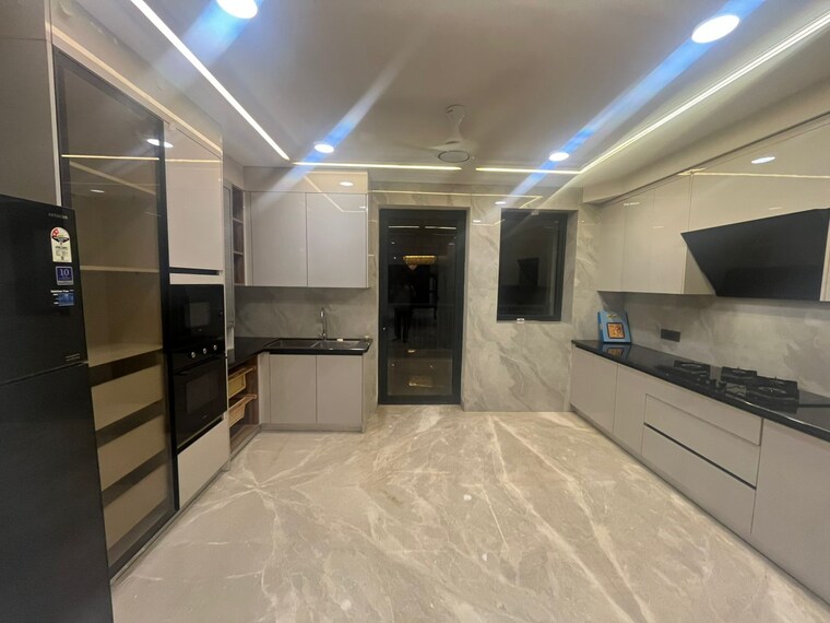  Parking, sector 52 3 Bedroom 2400 Sq.Ft. Builder Floor In Sector 52 Gurgaon 9163461