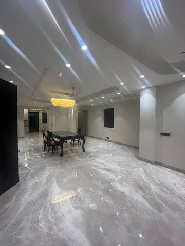 Parking in 3 BHK Builder Floor at Sector 52 – for Rent