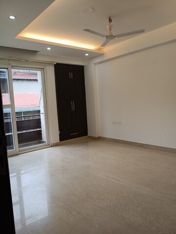 Room in 4 BHK Builder Floor at New Friends Colony – for Rent
