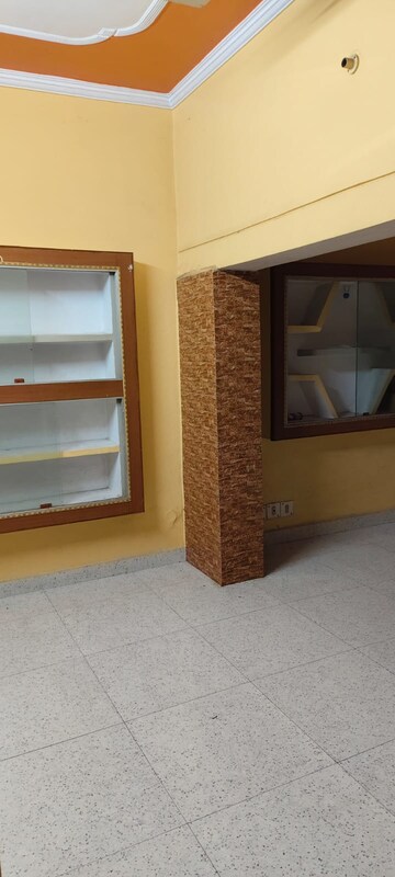 Room in 2 BHK Independent House at Gomti Nagar – for Rent