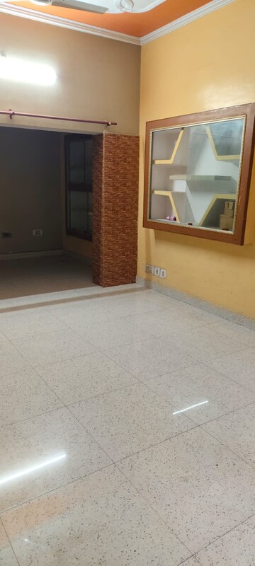 Room in 2 BHK Independent House at Gomti Nagar – for Rent