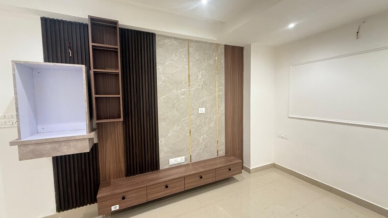 Room, palm-city 3 Bedroom 1800 Sq.Ft. Apartment In Lalbagh Lucknow 9163504