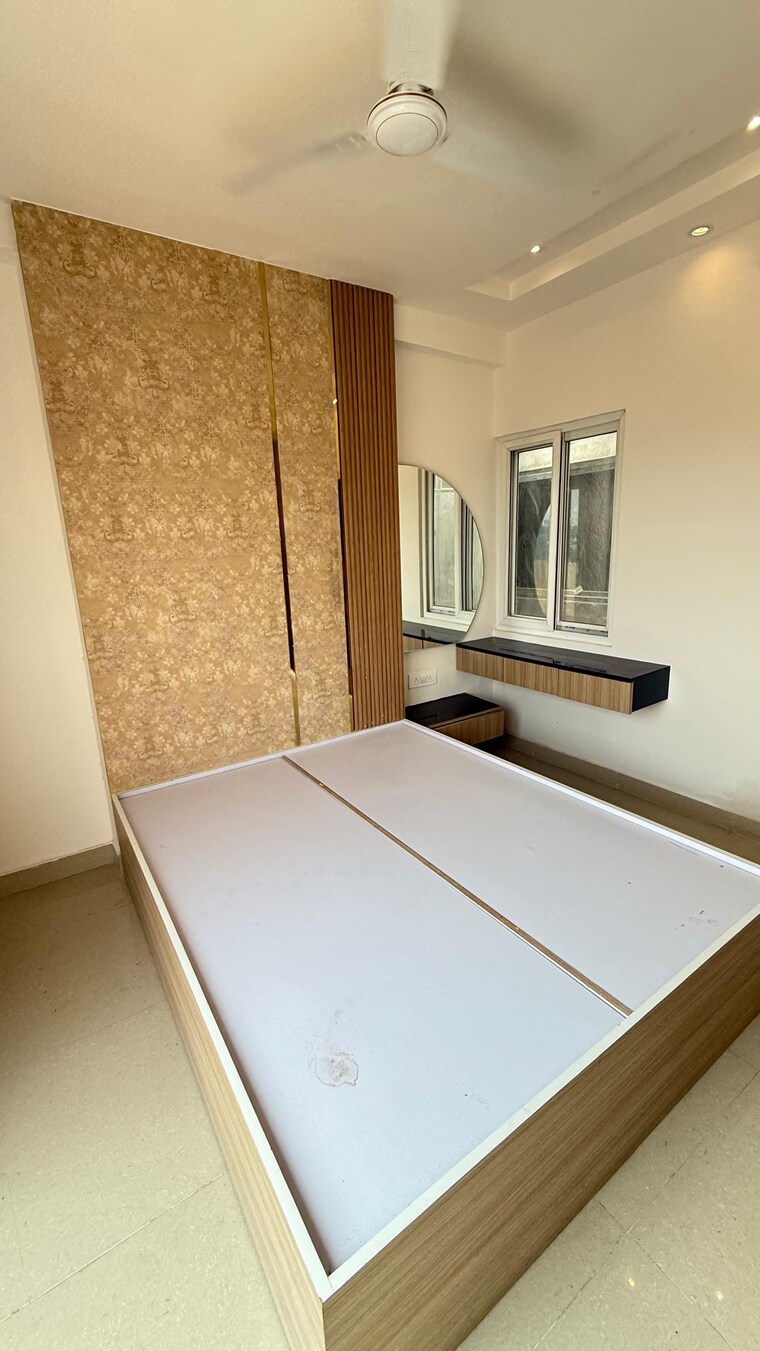 Room, palm-city 3 Bedroom 1800 Sq.Ft. Apartment In Lalbagh Lucknow 9163504