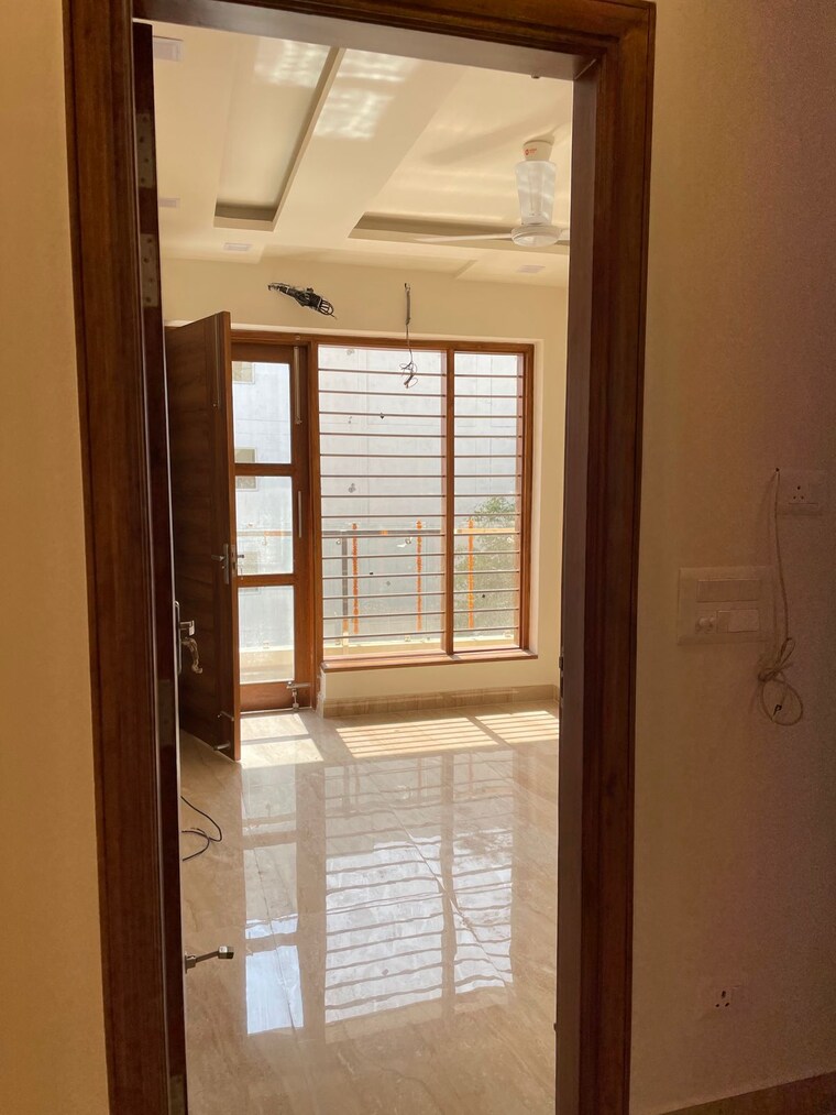 Room, bptp-eden-estate 4 Bedroom 300 Sq.Yd. Builder Floor In Sector 81 Faridabad 9163530