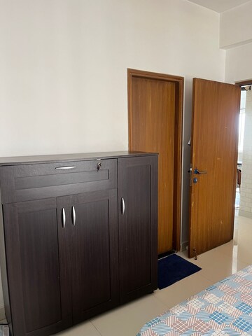 Room in 3 BHK Apartment at Greenfield City, Maheshtala – for Rent
