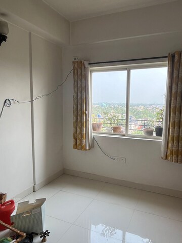 Room in 3 BHK Apartment at Greenfield City, Maheshtala – for Rent