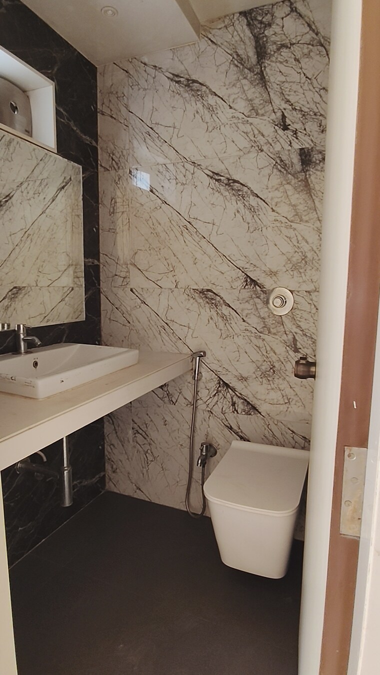 Bathroom, gaurav-greens 3.5 Bedroom 3500 Sq.Ft. Villa In Mira Road Thane 9163546